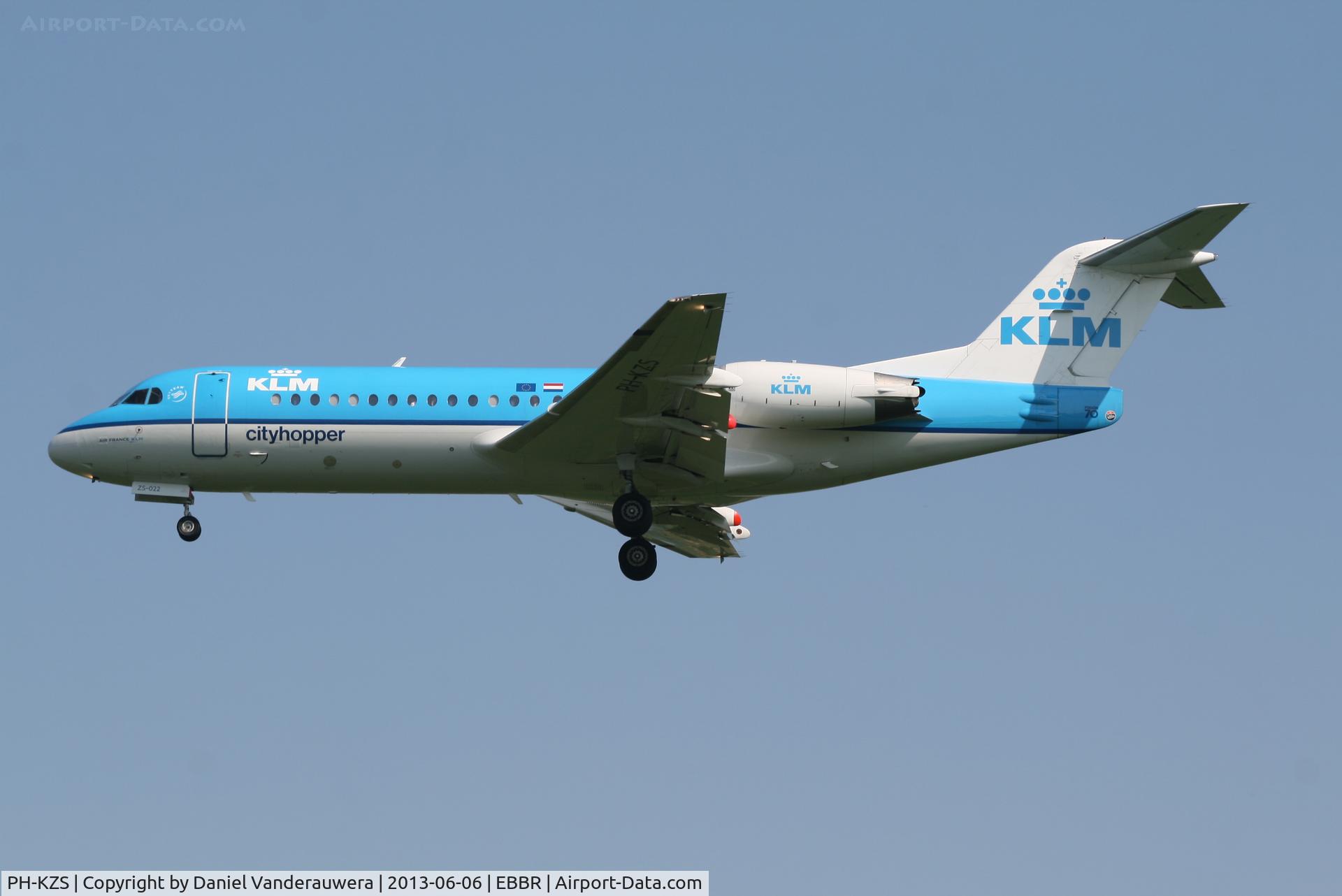PH-KZS, 1995 Fokker F70 (F-28-0070) C/N 11540, Arrival of flight KL1723 to RWY 25L