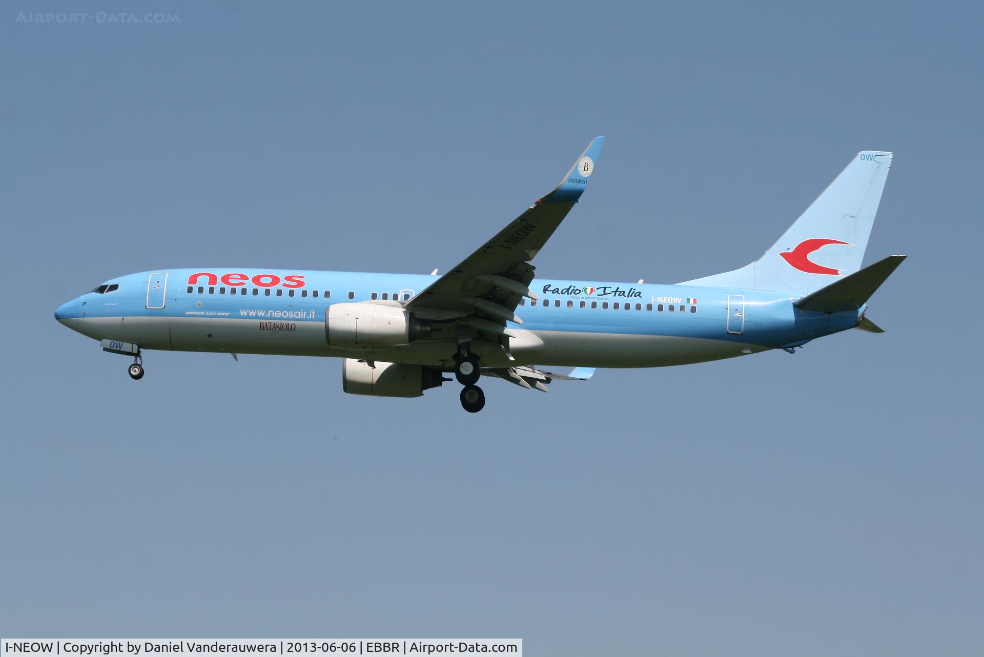 I-NEOW, 2007 Boeing 737-86N C/N 32685, Arrival of flight JAF4158 to RWY 25L