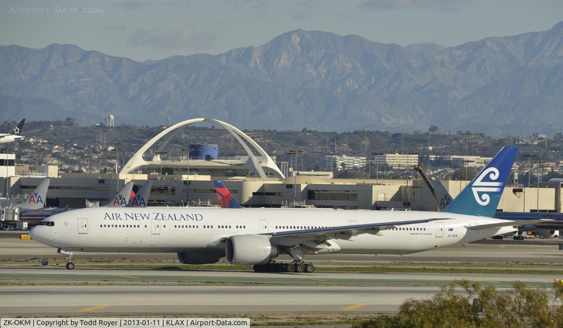 ZK-OKM, 2010 Boeing 777-306/ER C/N 38405, Arriving at LAX