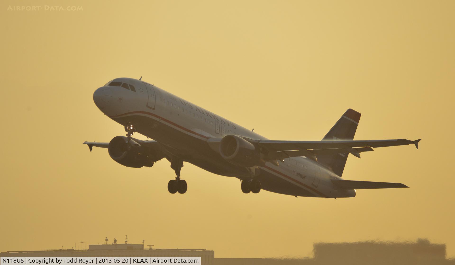 N118US, 2000 Airbus A320-214 C/N 1264, Departing LAX