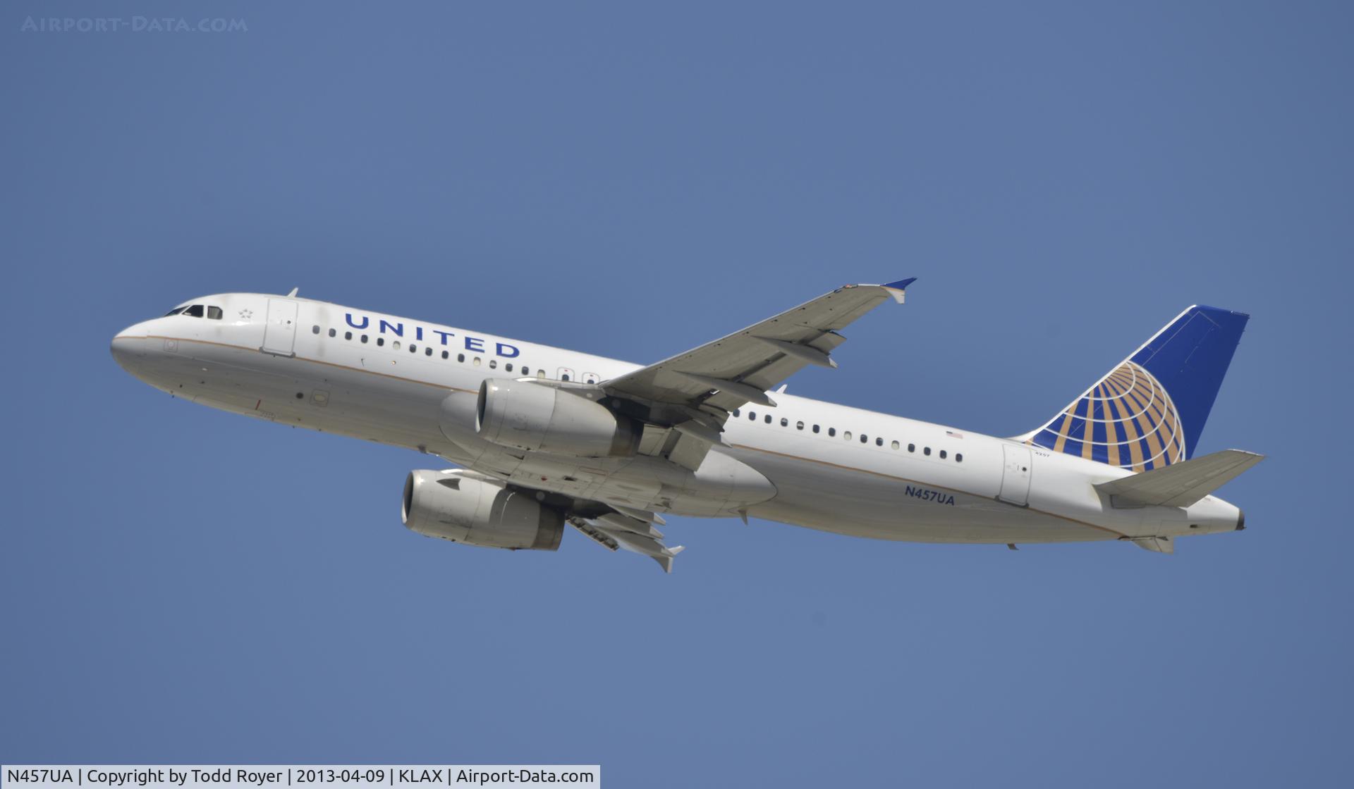 N457UA, 1999 Airbus A320-232 C/N 1146, Departing LAX