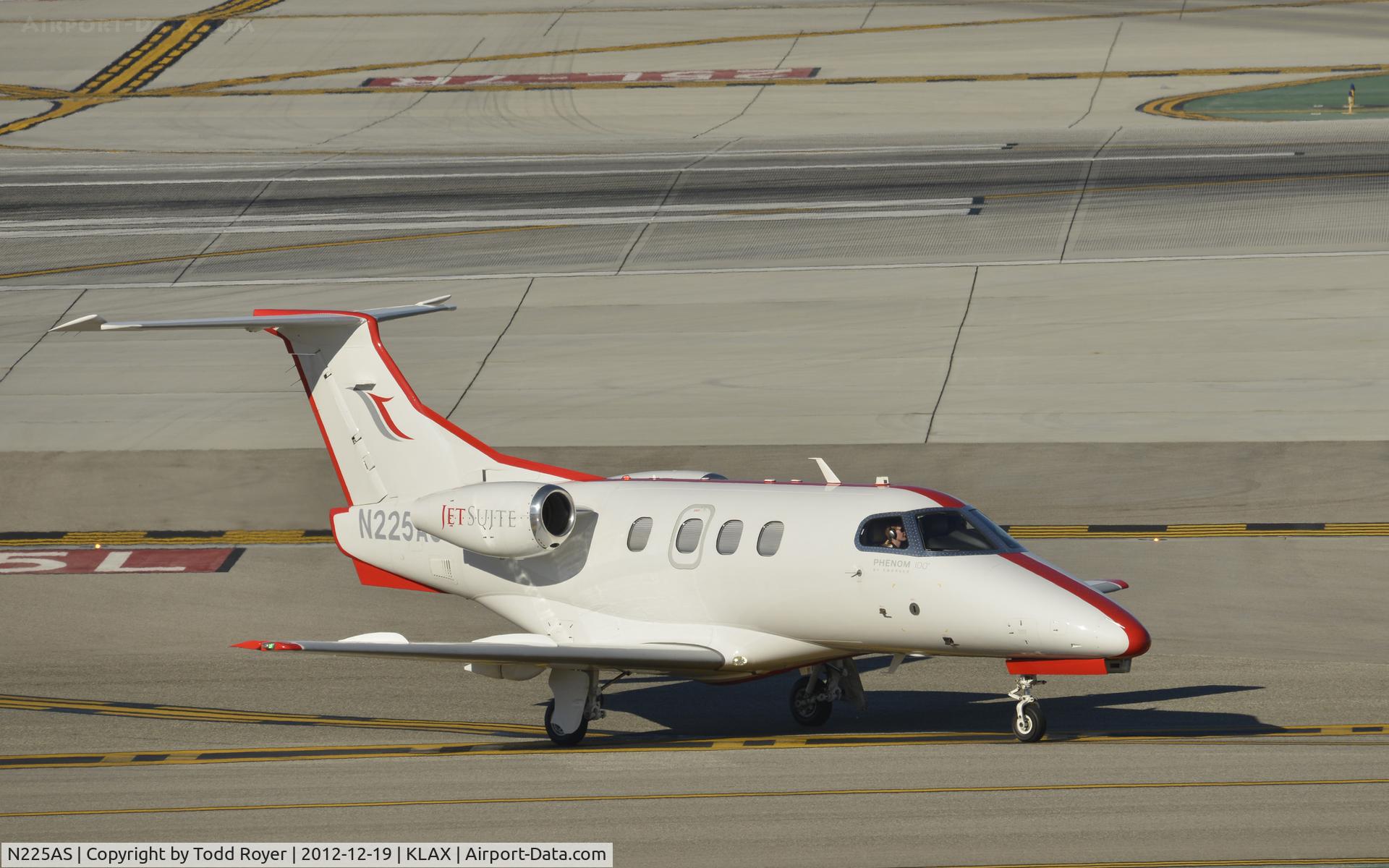 N225AS, 2011 Embraer EMB-500 Phenom 100 C/N 50000239, Taxiing to parking at LAX