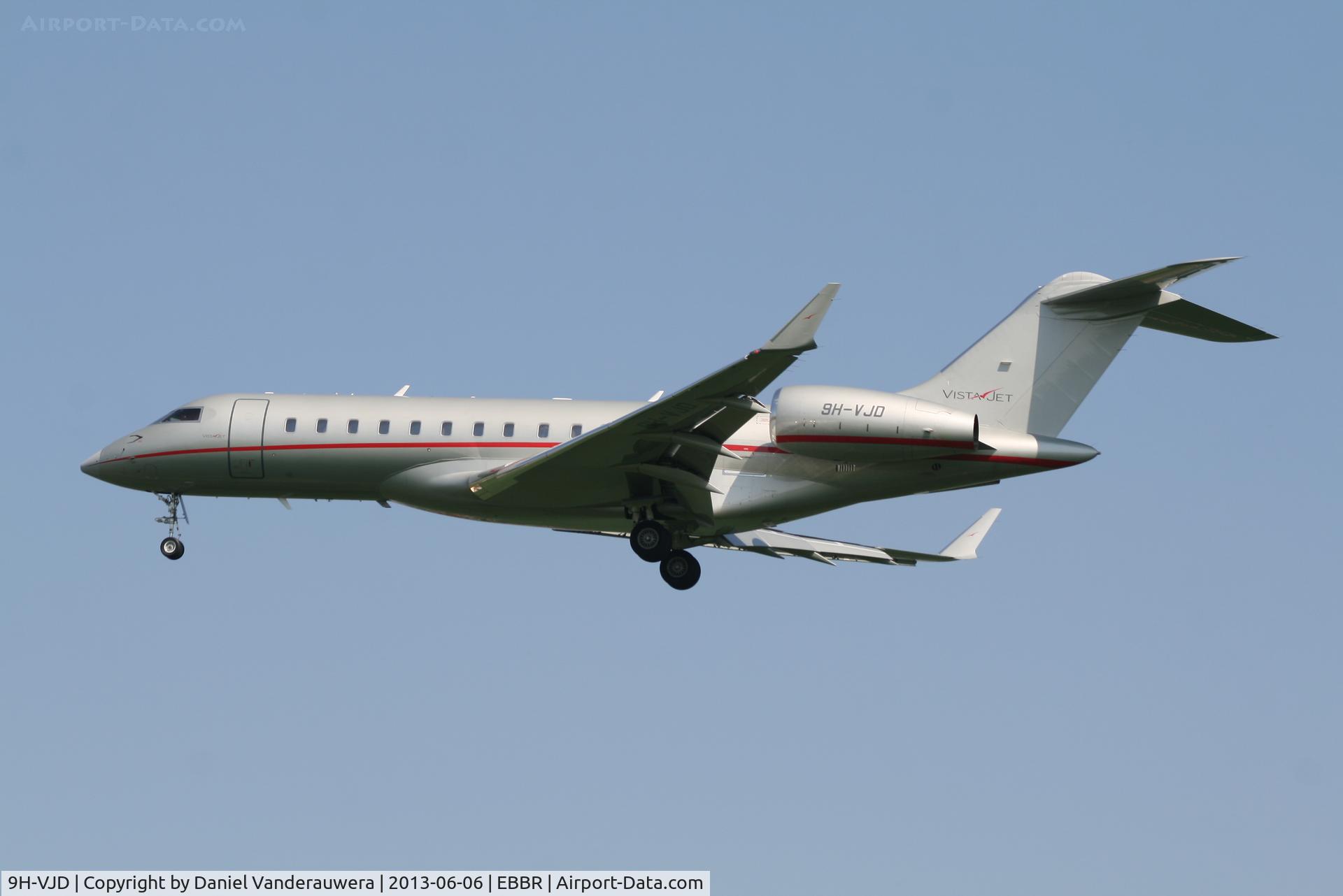 9H-VJD, 2011 Bombardier BD-700-1A10 Global 6000 C/N 9472, Arrival to RWY 25L