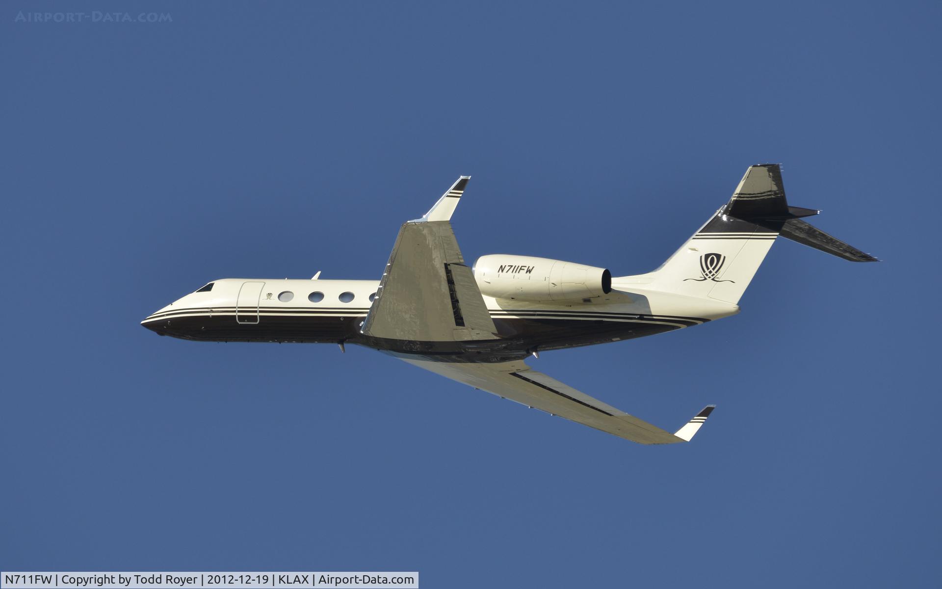 N711FW, 2007 Gulfstream Aerospace GIV-X (450) C/N 4085, Departing LAX