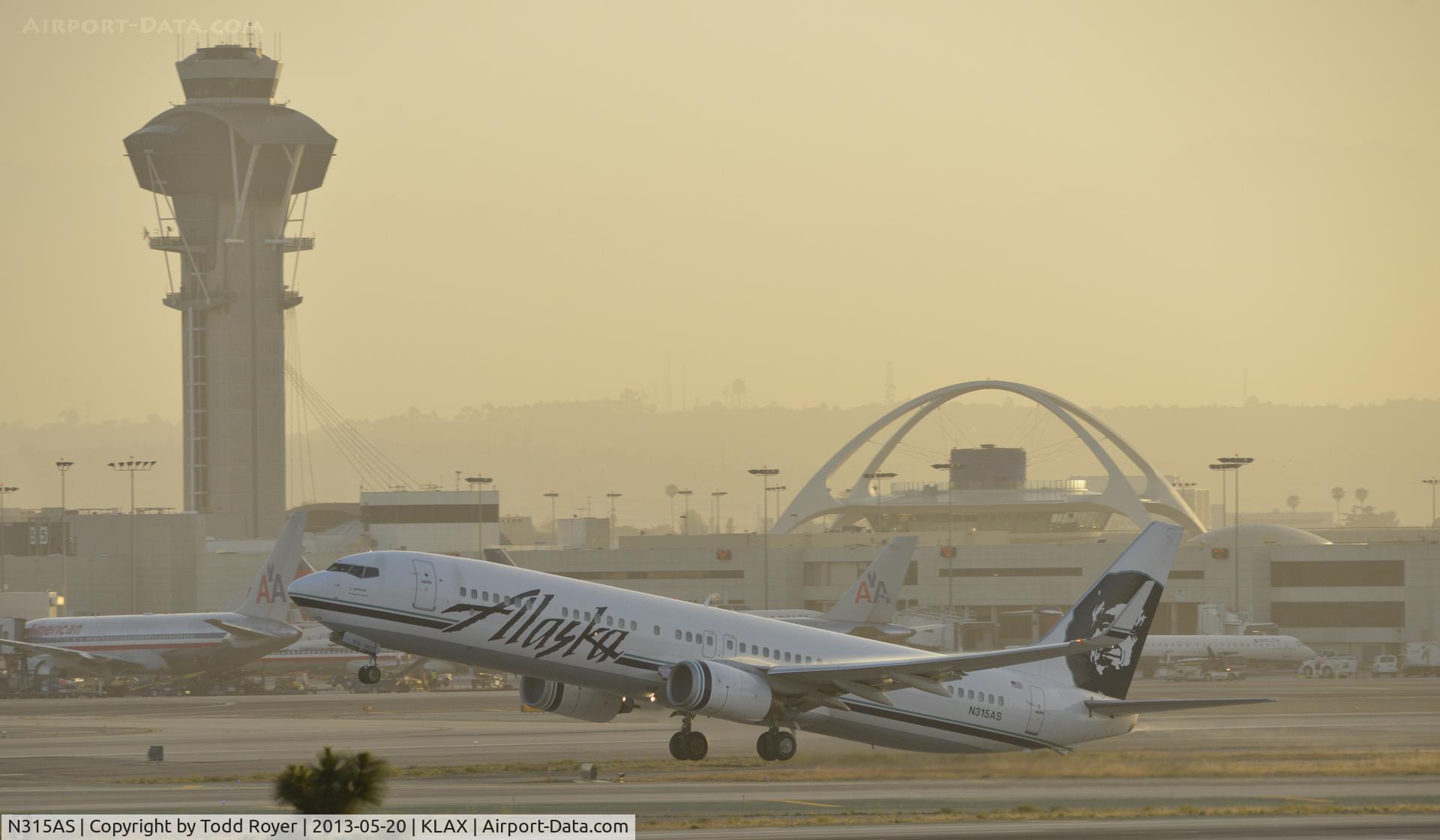 N315AS, 2002 Boeing 737-990 C/N 30019, Early morning departure from LAX