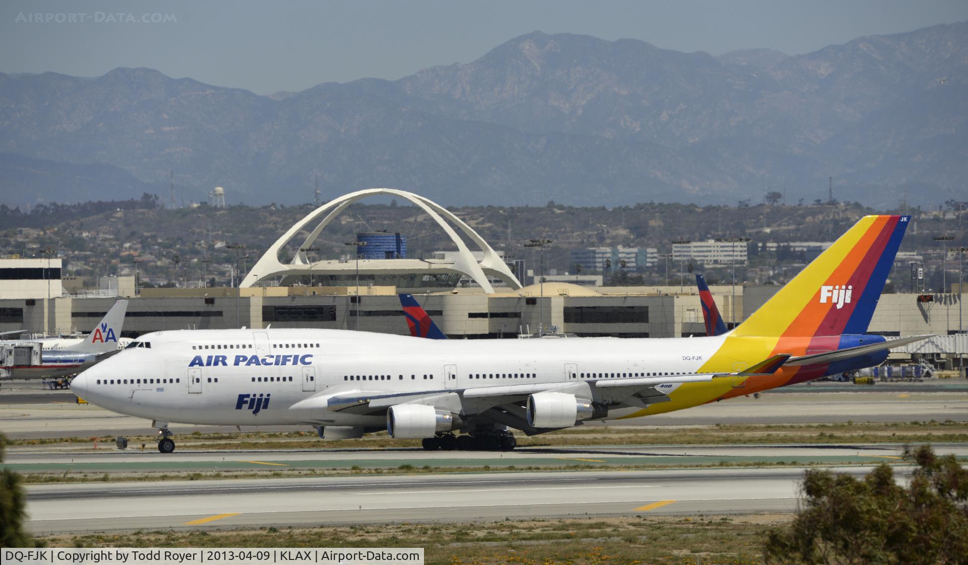 DQ-FJK, 1989 Boeing 747-412 C/N 24064, Taxiing to gate at LAX
