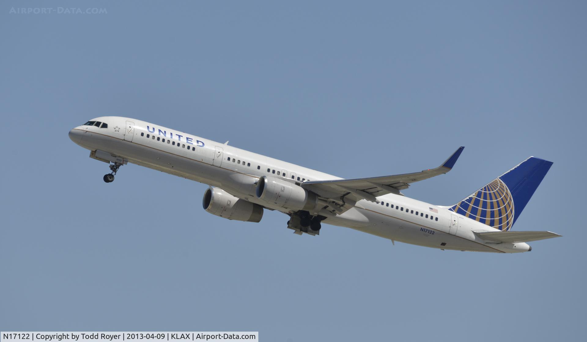 N17122, 1997 Boeing 757-224 C/N 27564, Departing LAX