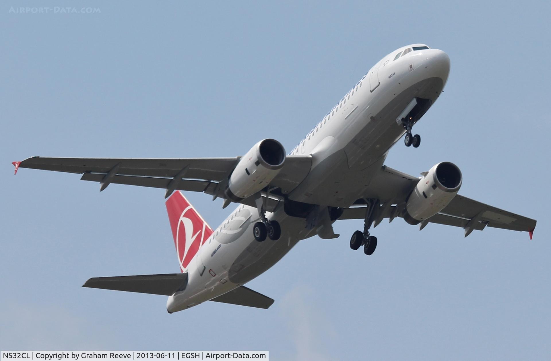 N532CL, 2005 Airbus A320-232 C/N 2522, Just taken off on 09.