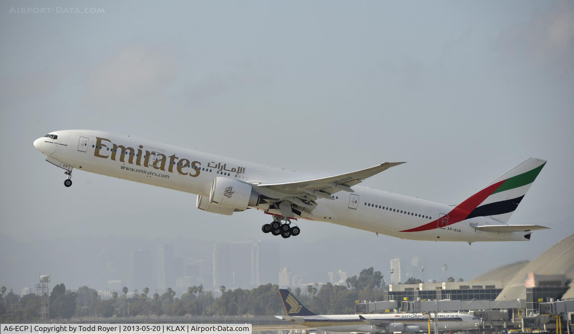 A6-ECP, 2009 Boeing 777-36N/ER C/N 37707, Departing LAX