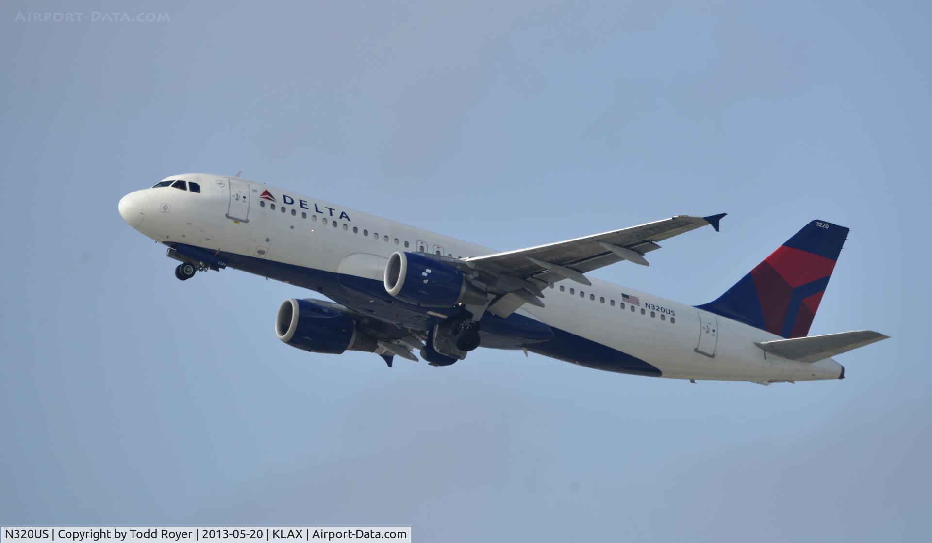 N320US, 1991 Airbus A320-211 C/N 213, Departing LAX