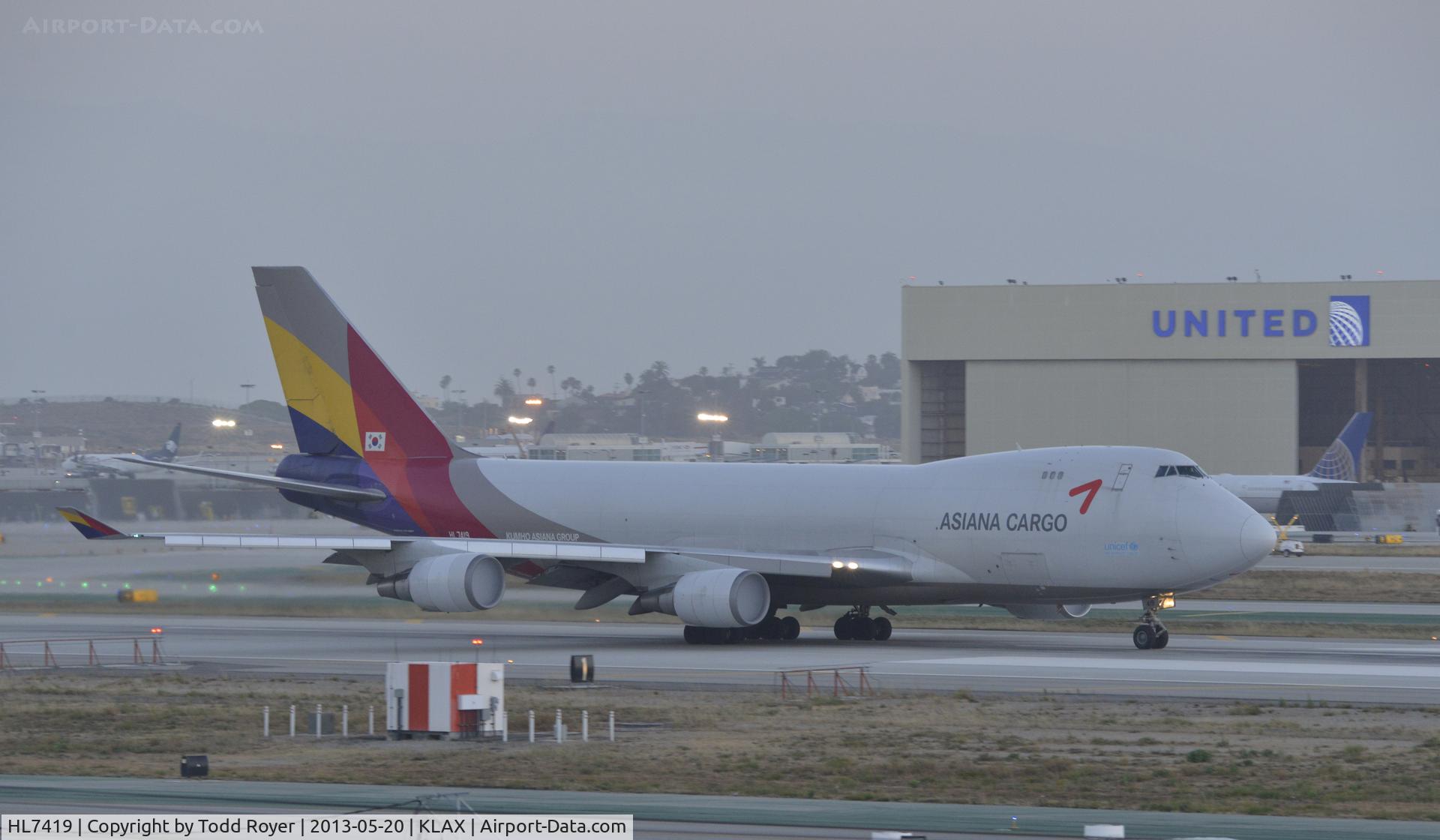 HL7419, 1994 Boeing 747-48EF (SCD) C/N 25781, Early morning reverse departure from LAX