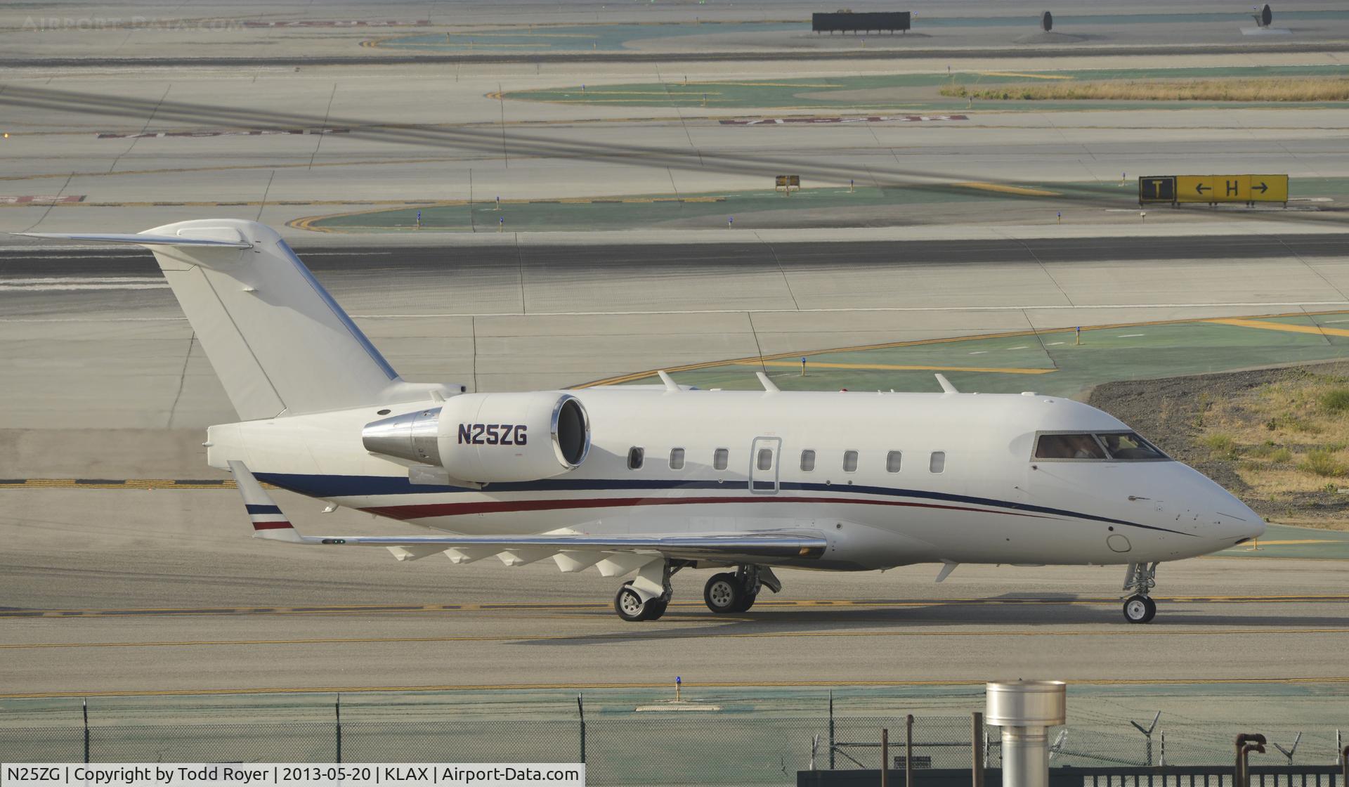 N25ZG, 2002 Bombardier Challenger 604 (CL-600-2B16) C/N 5536, Taxiing to parking at LAX