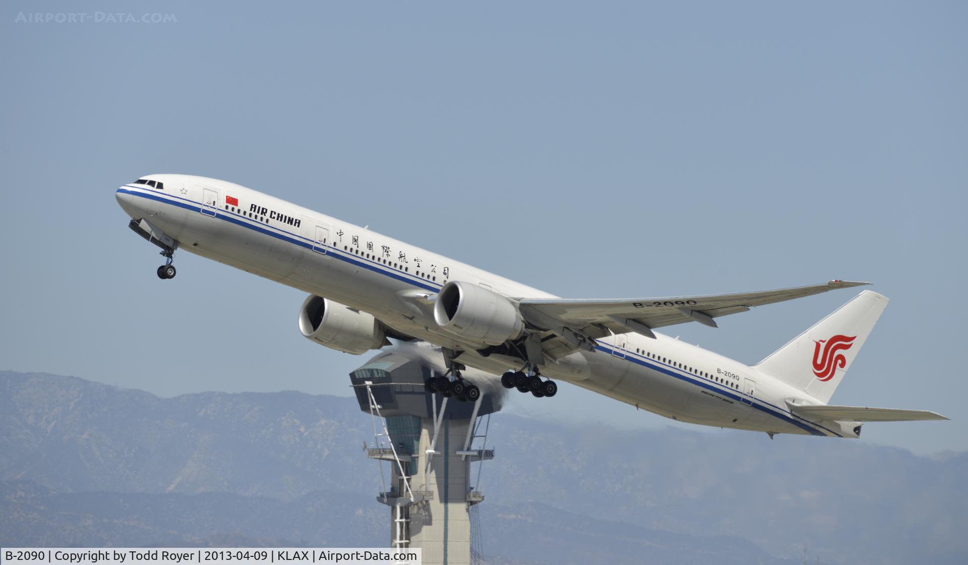 B-2090, 2012 Boeing 777-39L/ER C/N 38669, Departing LAX