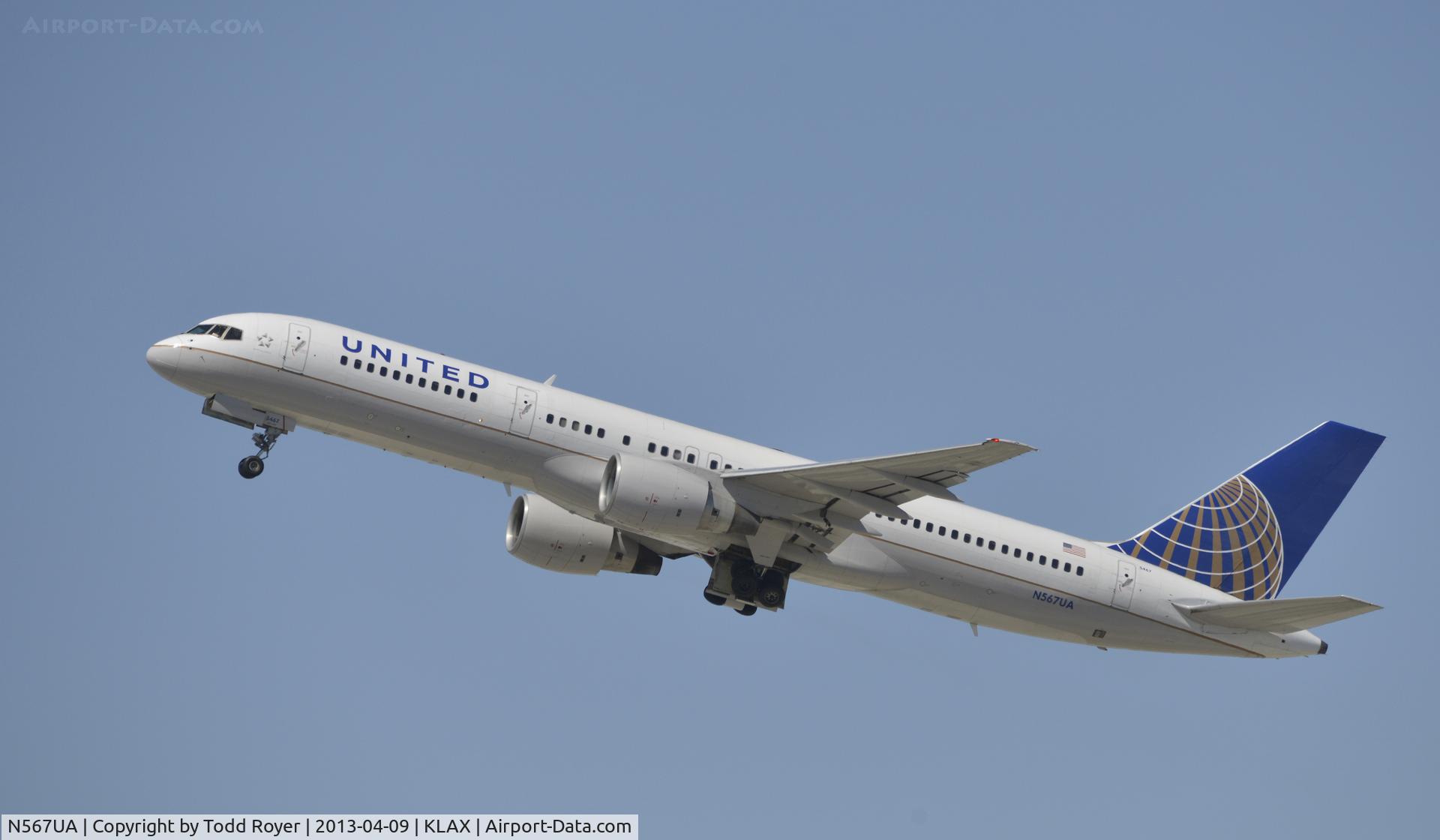 N567UA, 1992 Boeing 757-222 C/N 26673, Departing LAX