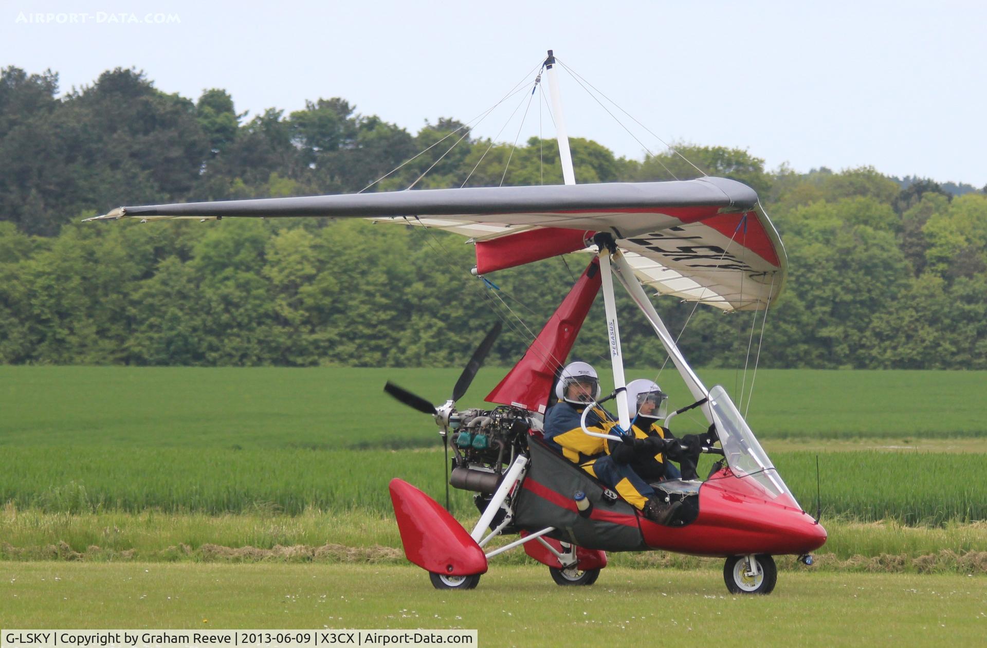 G-LSKY, 2005 P&M Aviation Pegasus Quik C/N 8119, Just landed at Northrepps.
