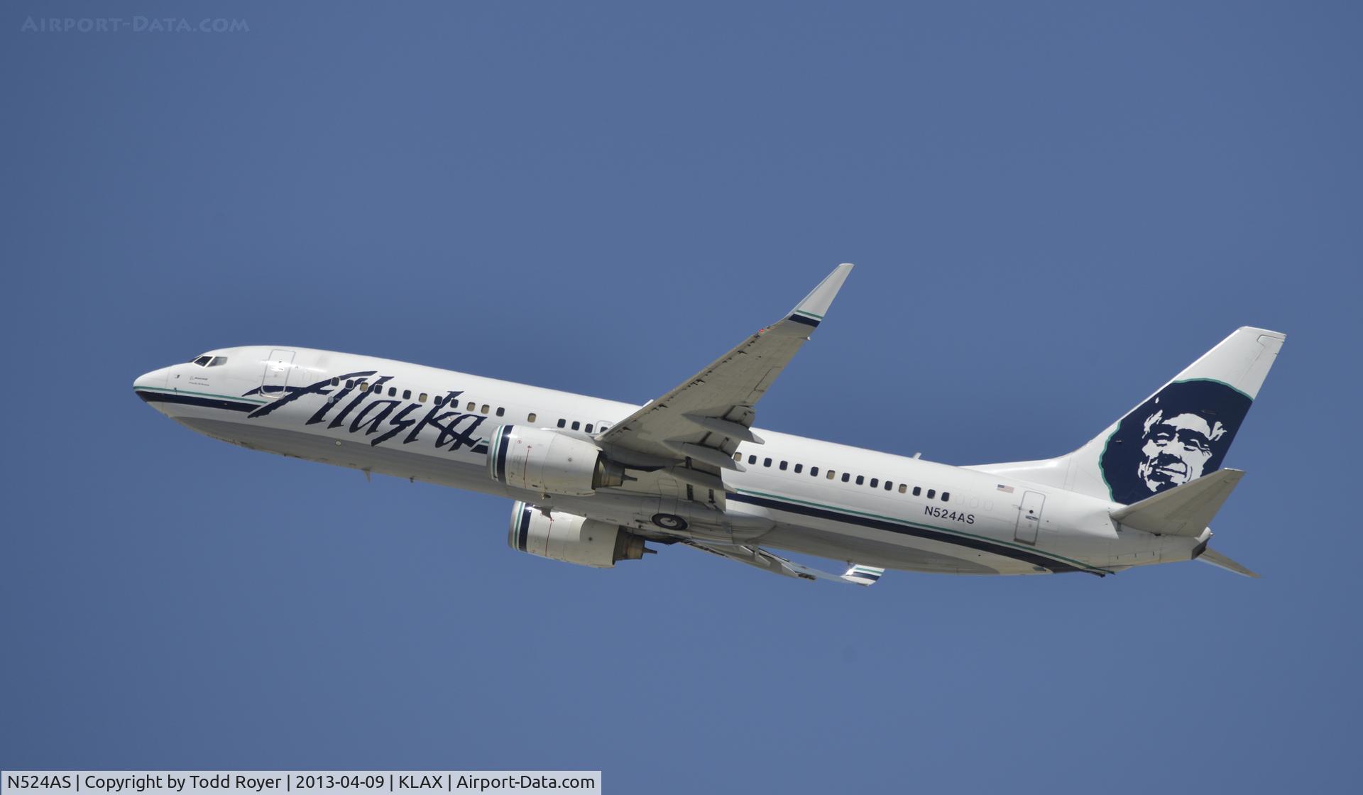 N524AS, 2009 Boeing 737-890 C/N 35195, Departing LAX