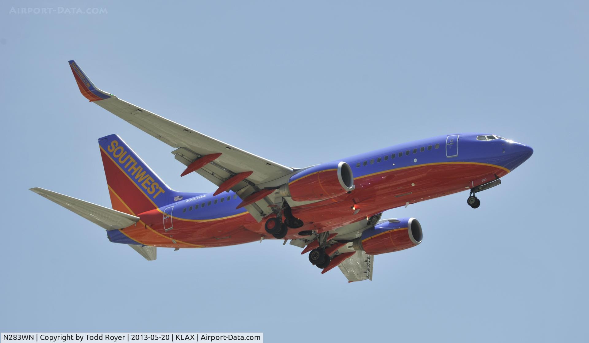 N283WN, 2007 Boeing 737-7H4 C/N 36610, Arriving at LAX