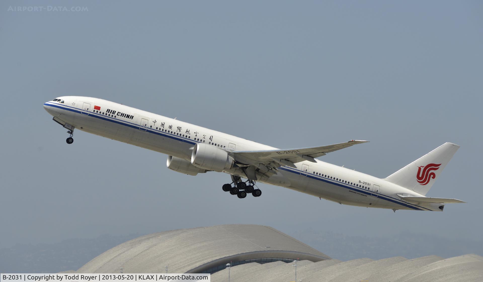 B-2031, 2012 Boeing 777-39L/ER C/N 38670, Departing LAX