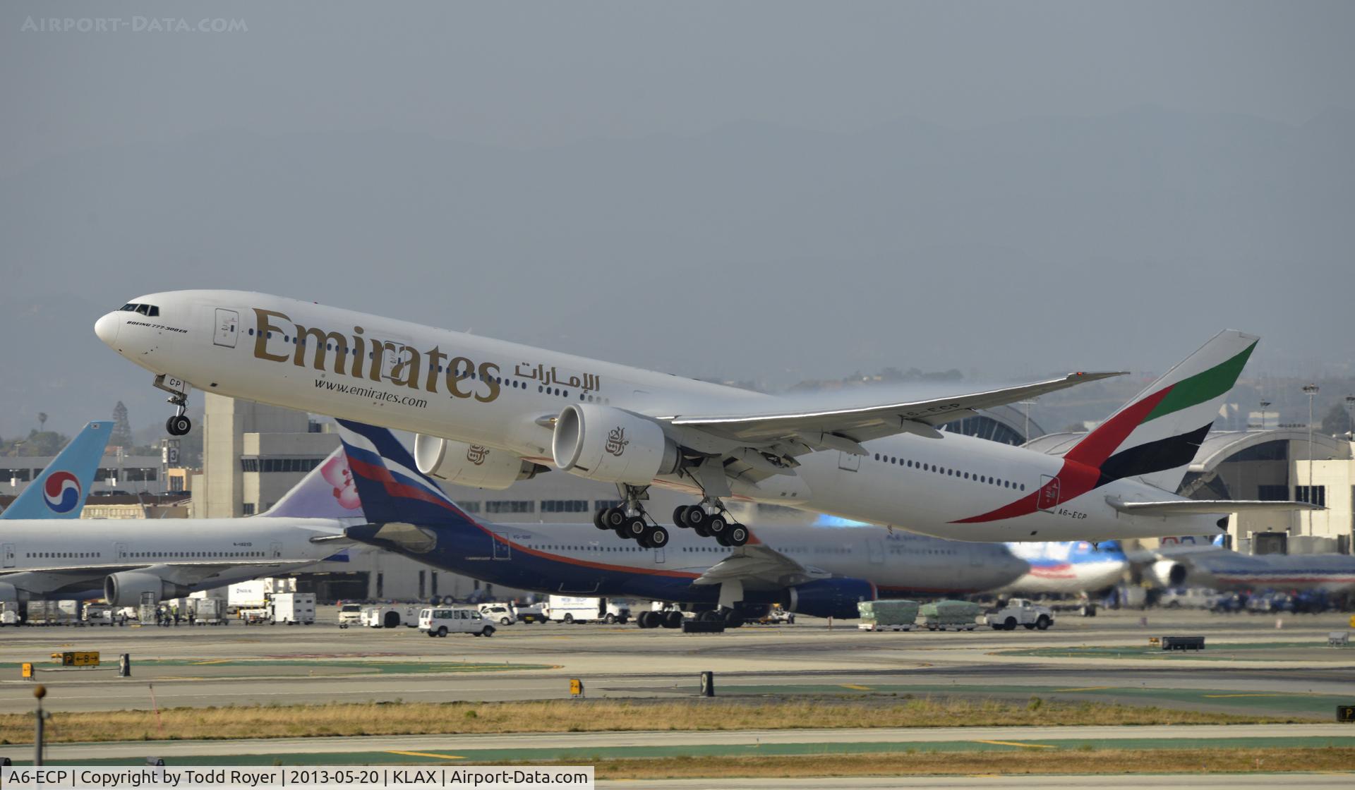A6-ECP, 2009 Boeing 777-36N/ER C/N 37707, Departing LAX