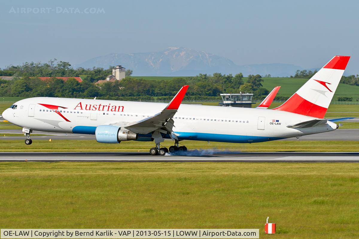 OE-LAW, 1992 Boeing 767-3Z9/ER C/N 26417, Rwy 16