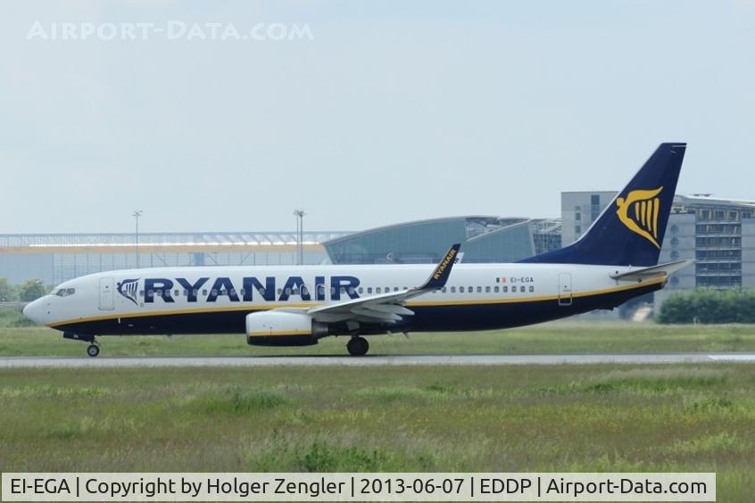 EI-EGA, 2009 Boeing 737-8AS C/N 38490, On departure to PSA......