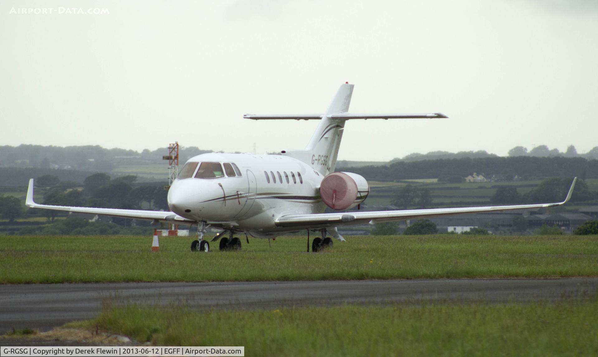 G-RGSG, 2009 Hawker Beechcraft 900XP C/N HA-0152, Visiting Hawker 900XP.