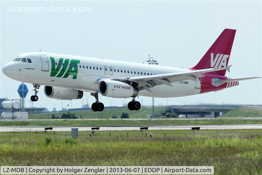 LZ-MDB, 2007 Airbus A320-214 C/N 3125, Arrival from Varna/Bulgaria is floating down on rwy 08L...