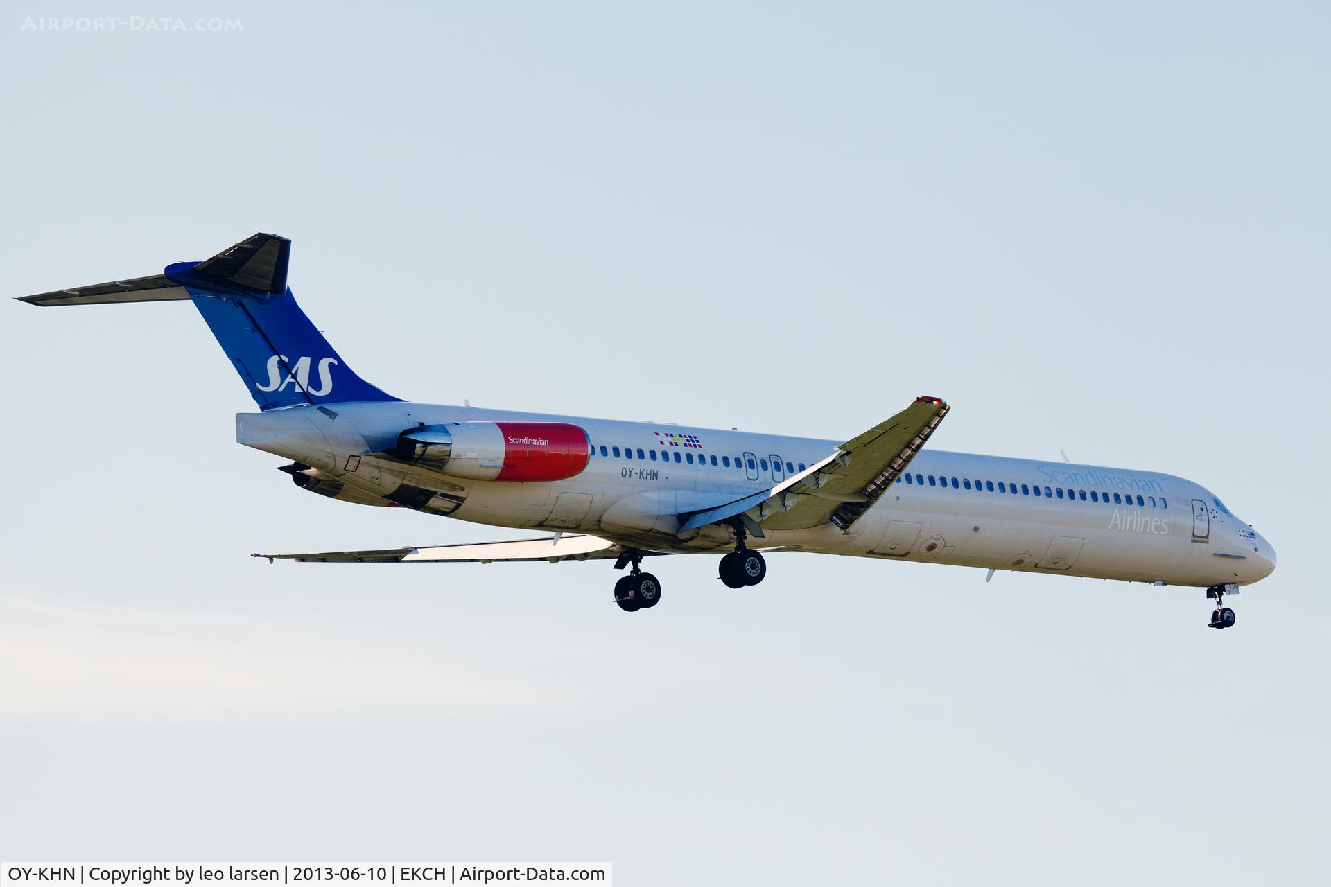 OY-KHN, 1991 McDonnell Douglas MD-82 (DC-9-82) C/N 53000, App to R-04L Copenhagen Kastrup 10.6.13