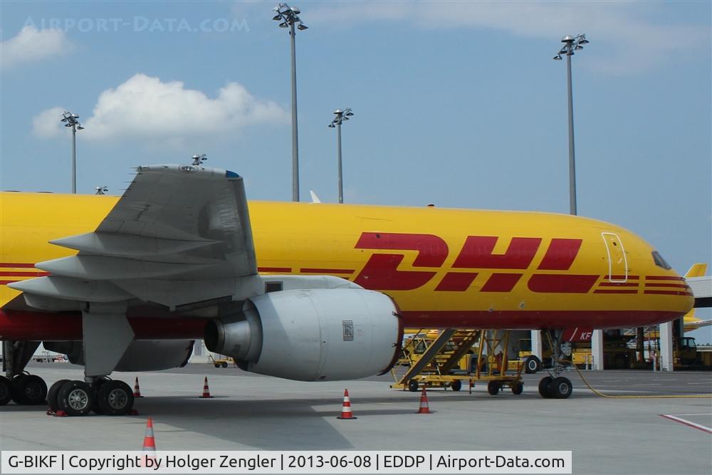 G-BIKF, 1983 Boeing 757-236/SF C/N 22177, Close up of a fox face of European Air Transport / DHL
