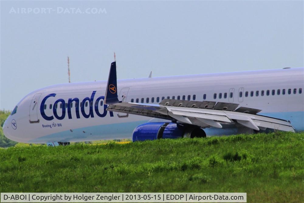 D-ABOI, 2000 Boeing 757-330 C/N 29018, Close up of a fox face .....