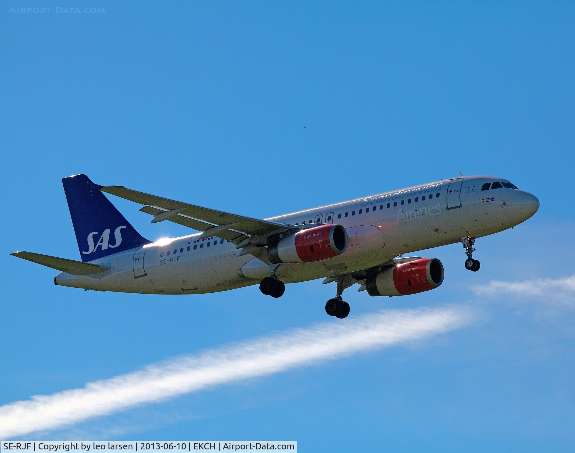 SE-RJF, 2000 Airbus A320-232 C/N 1383, App to R-04L Copenhagen Kastrup 10.6.13