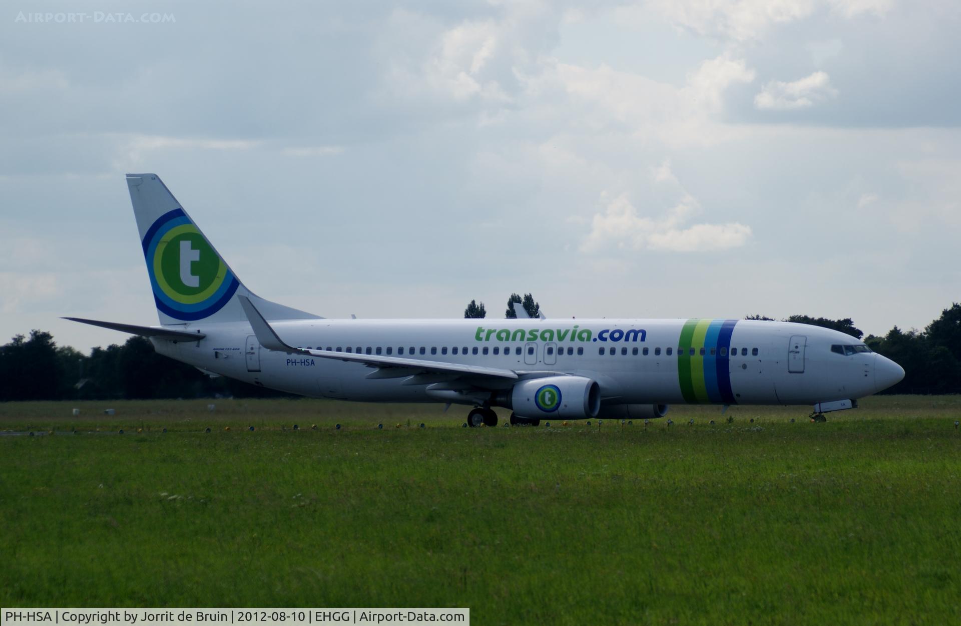 PH-HSA, 2009 Boeing 737-8K2 C/N 34171, Departing from the runway 05 on Eelde airport to start another flight to some sunny destination!