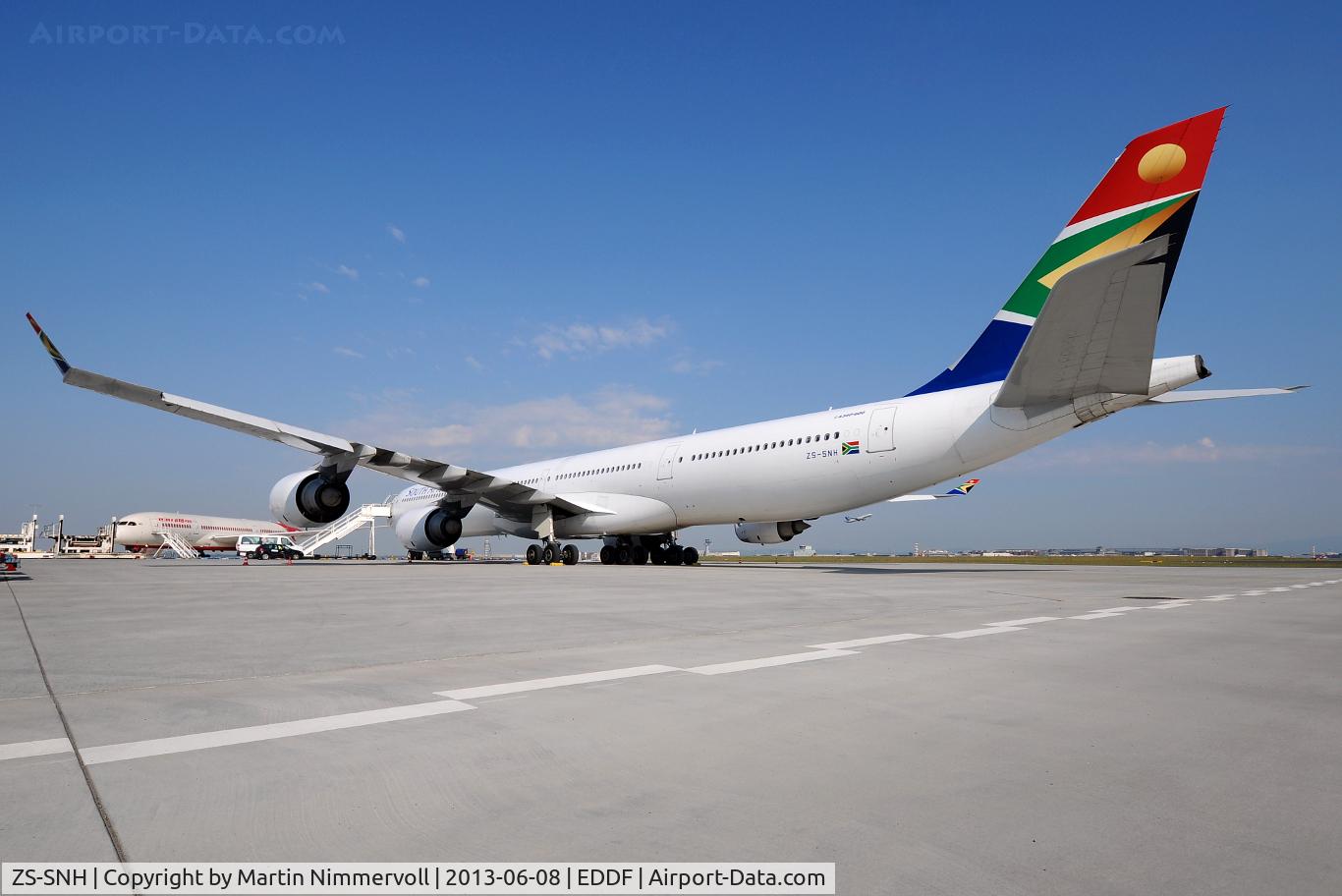 ZS-SNH, 2005 Airbus A340-642 C/N 626, South African Airways