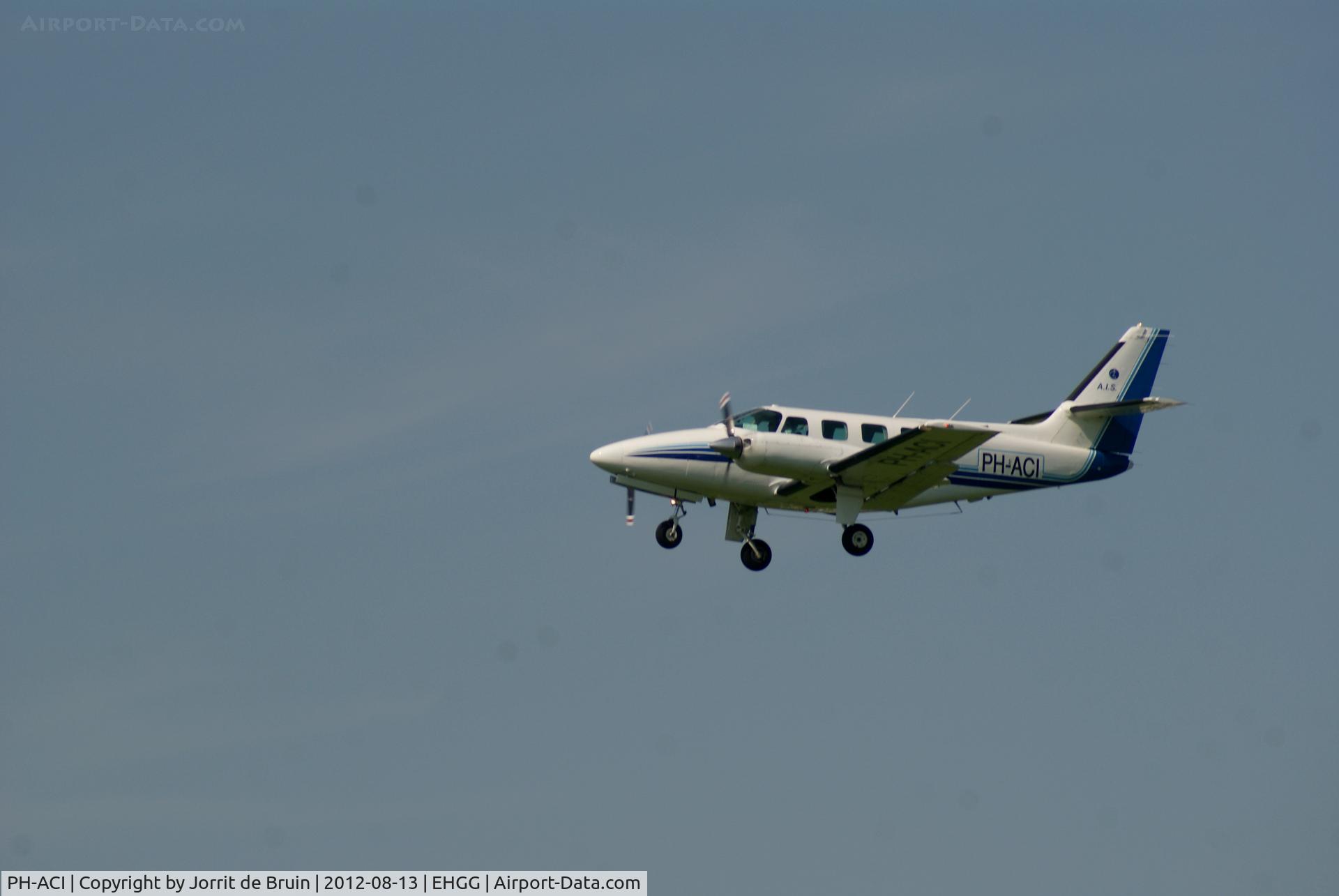 PH-ACI, Cessna T303 Crusader C/N T30300236, About to land on runway 23 at Eelde airport.