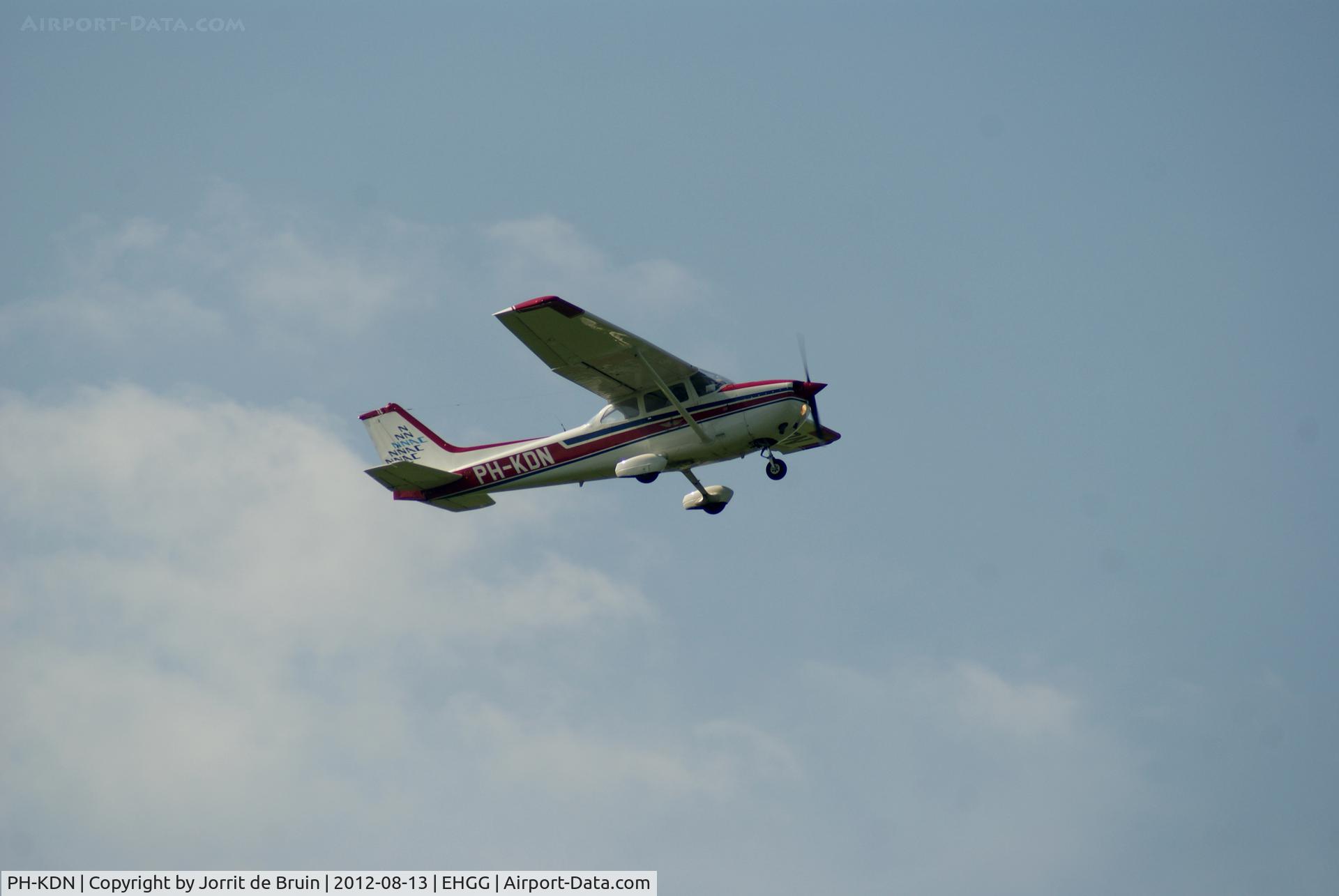 PH-KDN, 1978 Reims F172N Skyhawk C/N 1735, Departed from the runway at Eelde airport for a local circuit.
