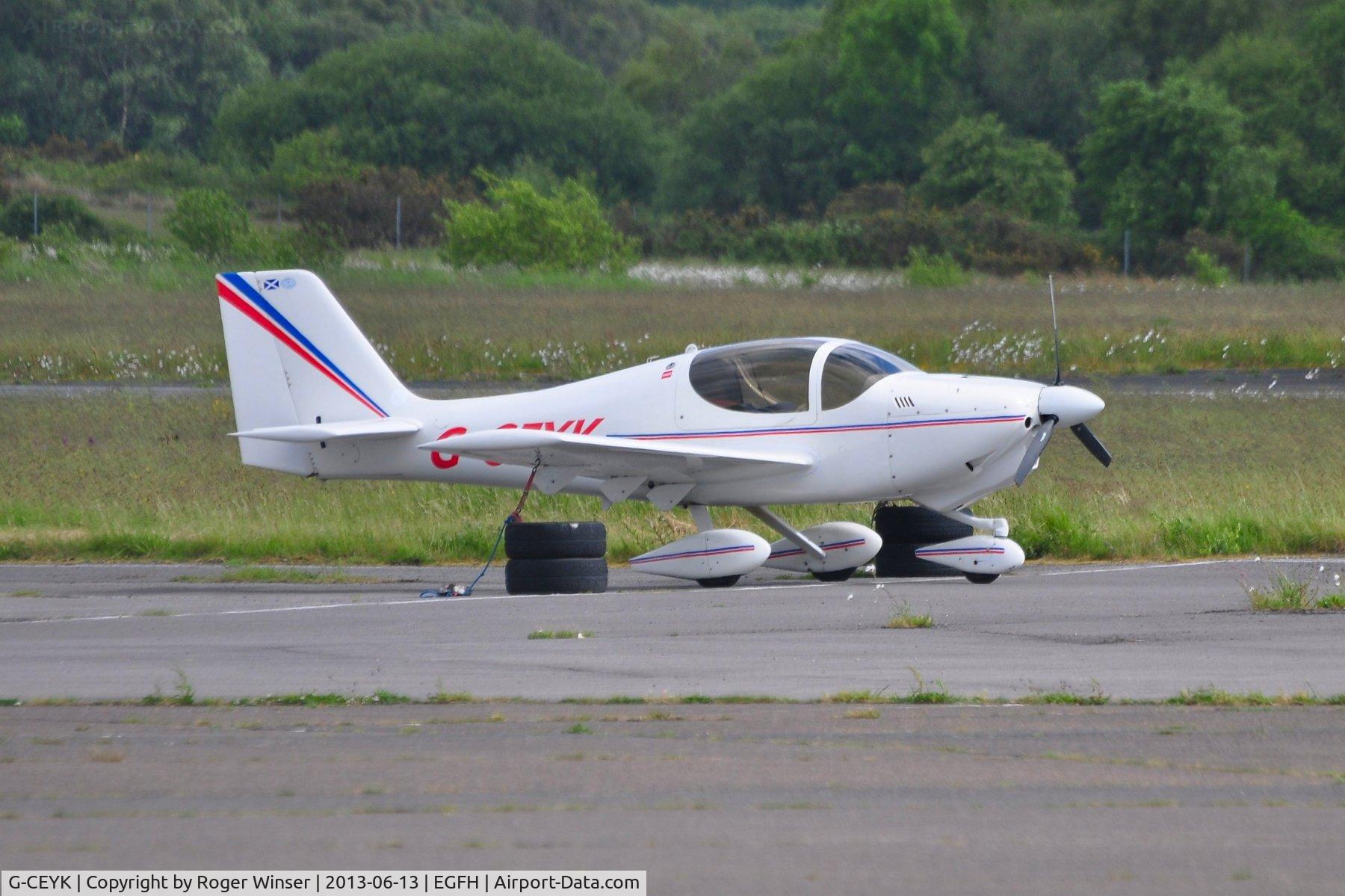 G-CEYK, 2008 Europa XS Tri-Gear C/N PFA 247-14476, Visiting Europa XS.