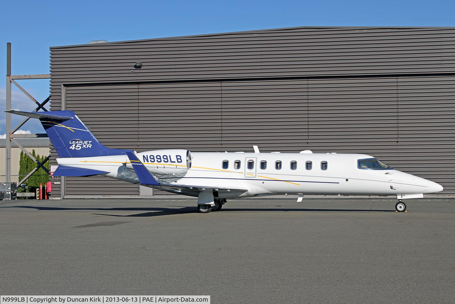 N999LB, 2011 Learjet 45 C/N 45-429, Nice evening shot