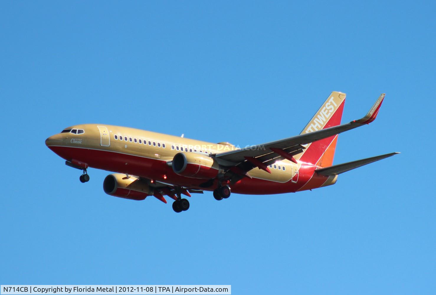 N714CB, 1998 Boeing 737-7H4 C/N 27848, Southwest retro colors 737