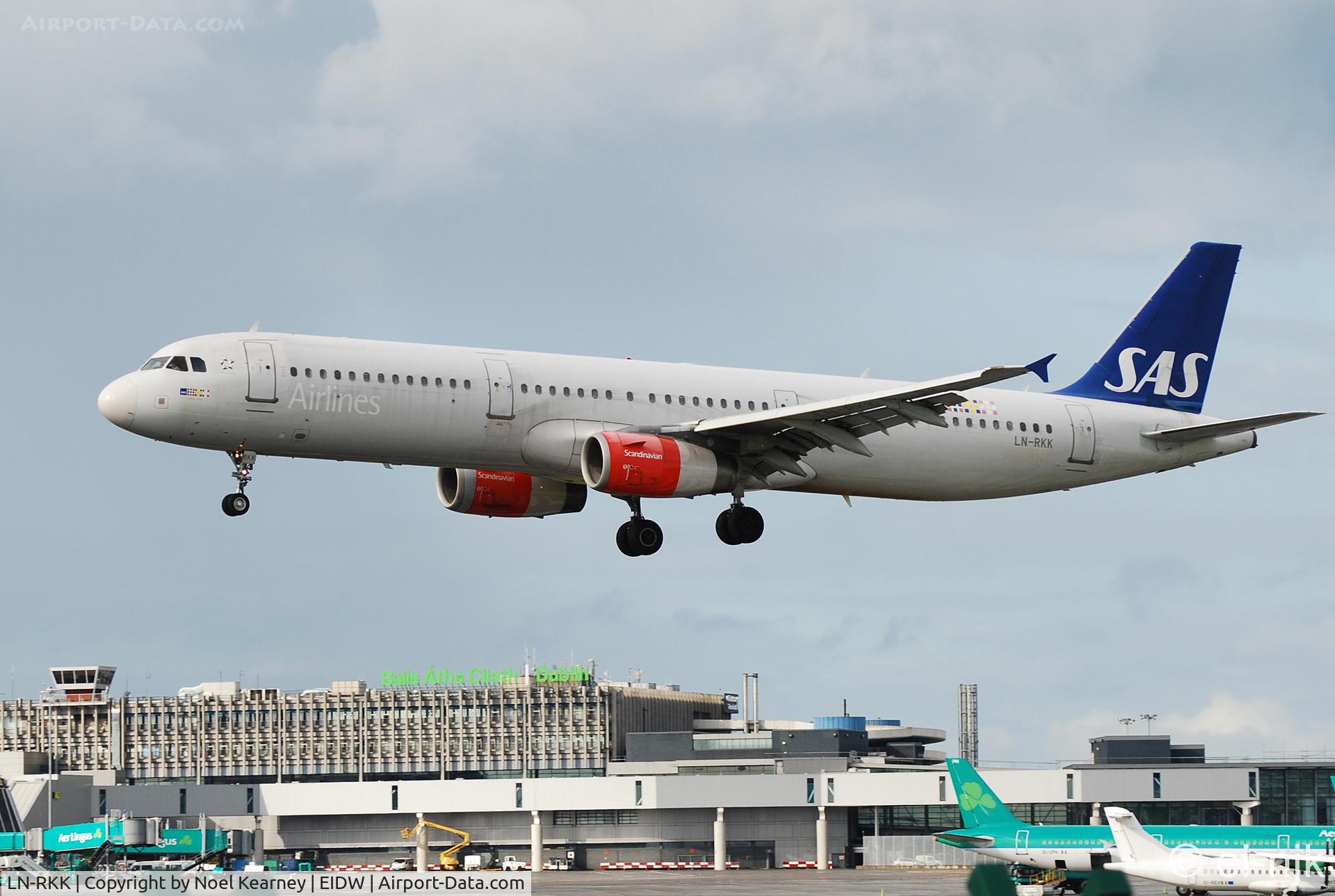 LN-RKK, 2002 Airbus A321-232 C/N 1848, Landing Rwy 28 at EIDW