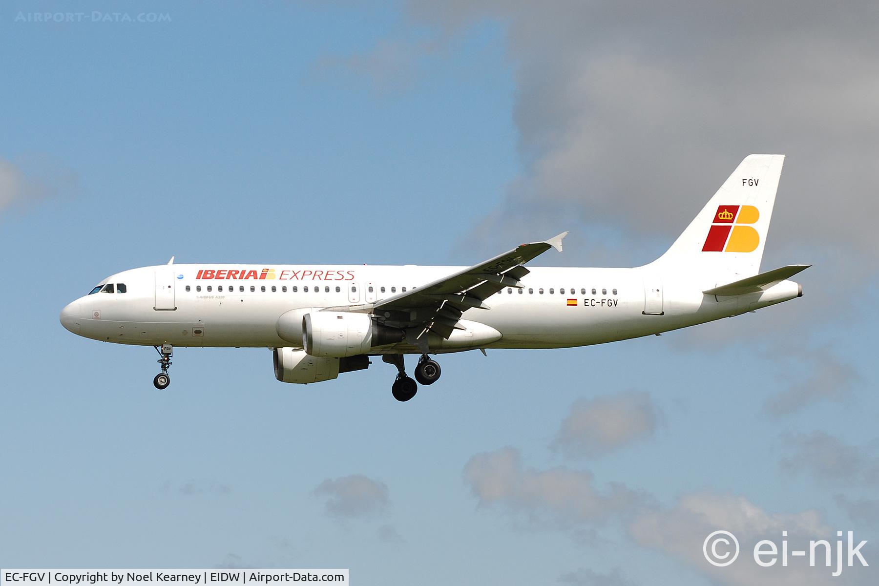EC-FGV, 1991 Airbus A320-211 C/N 207, Landing Rwy 28 at EIDW