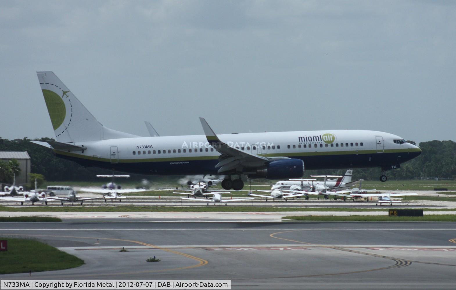 N733MA, 2001 Boeing 737-81Q C/N 30619, Miami Air 737-800