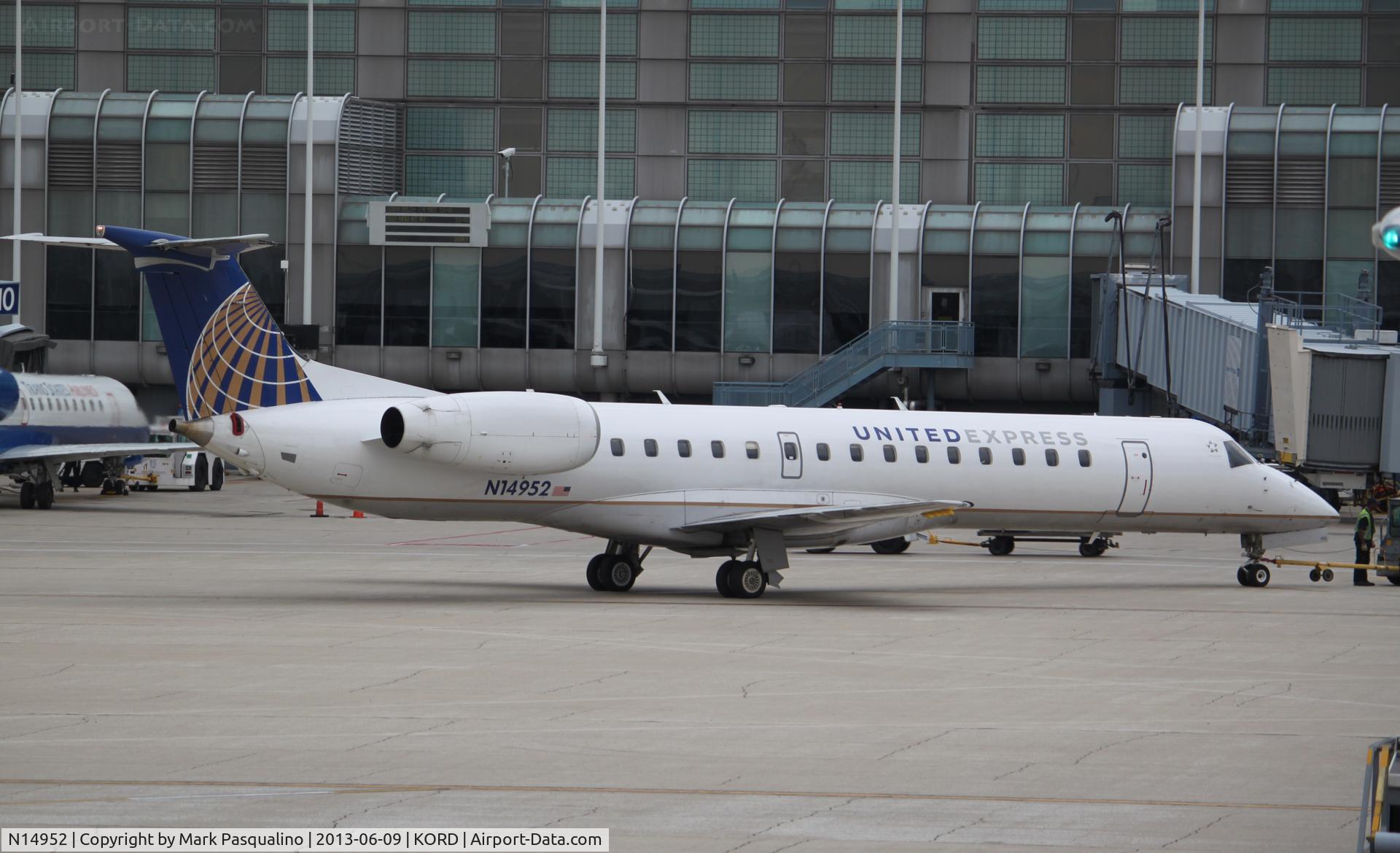 N14952, 1998 Embraer ERJ-145LR (EMB-145LR) C/N 145067, EMB-145LR
