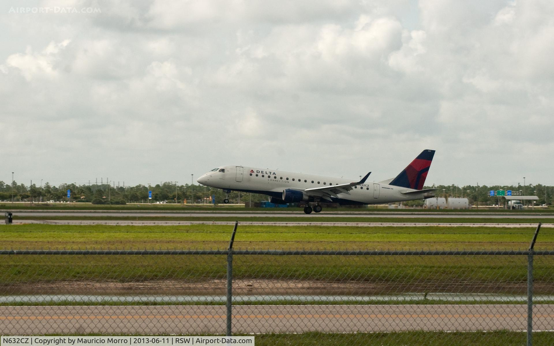 N632CZ, 2008 Embraer 175LR (ERJ-170-200LR) C/N 17000244, About to land RWY 6