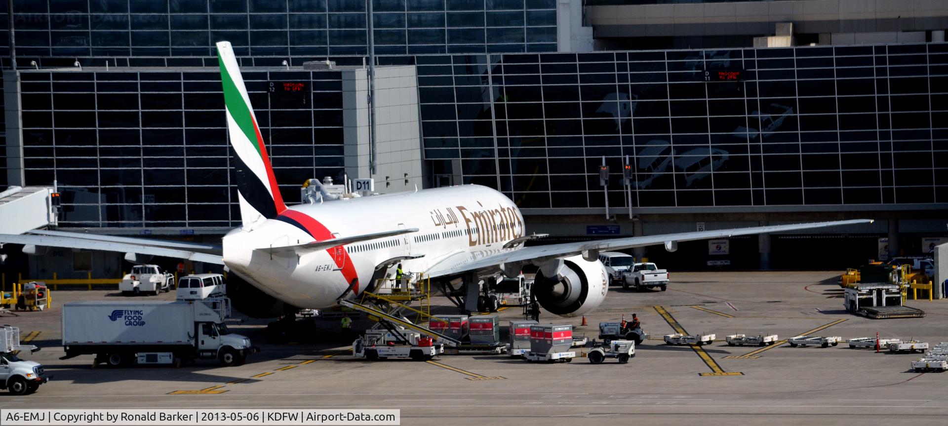 A6-EMJ, 1997 Boeing 777-21H/ER C/N 27253, Gate D11  DFW