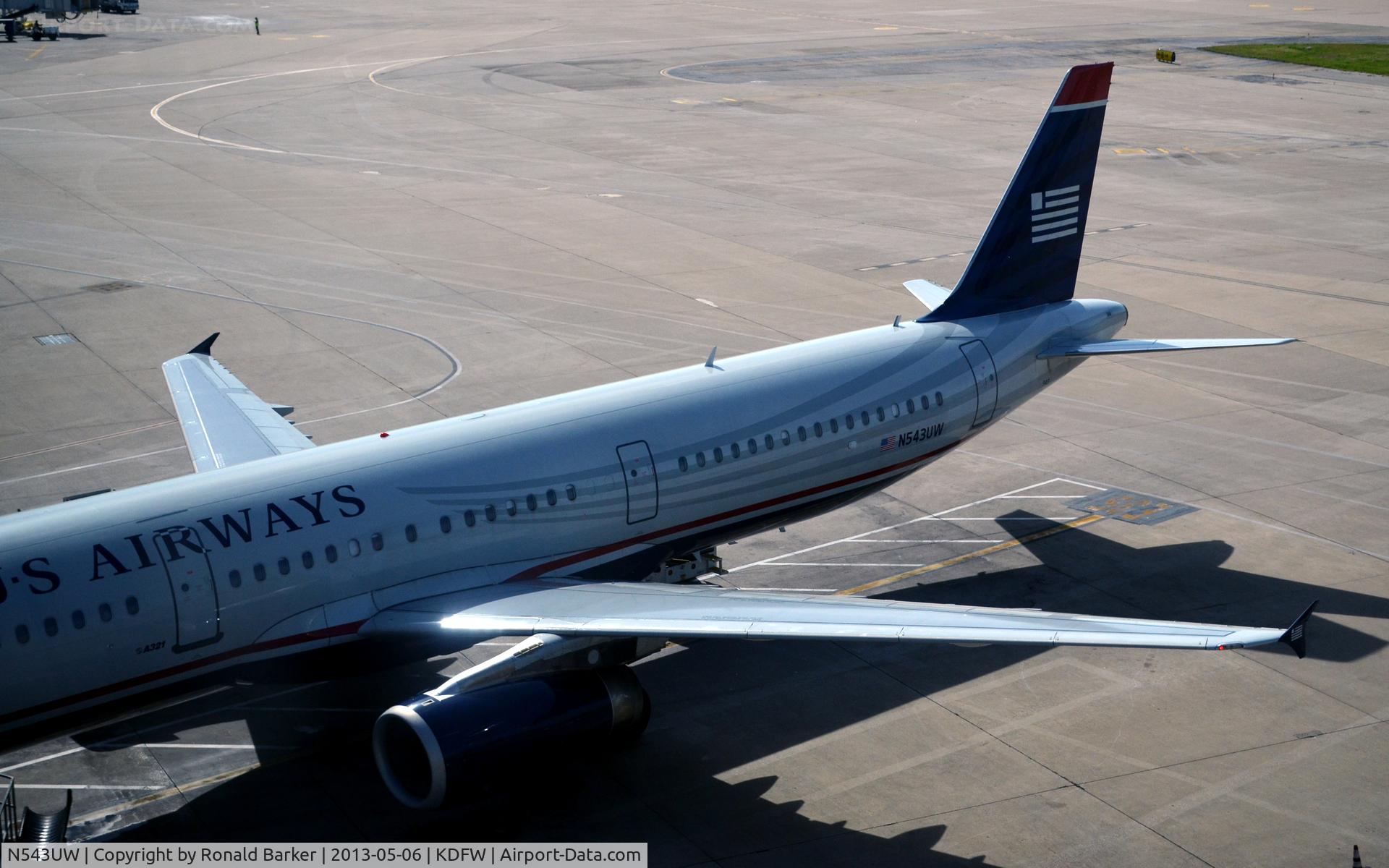 N543UW, 2011 Airbus A321-231 C/N 4843, Gate E35  DFW