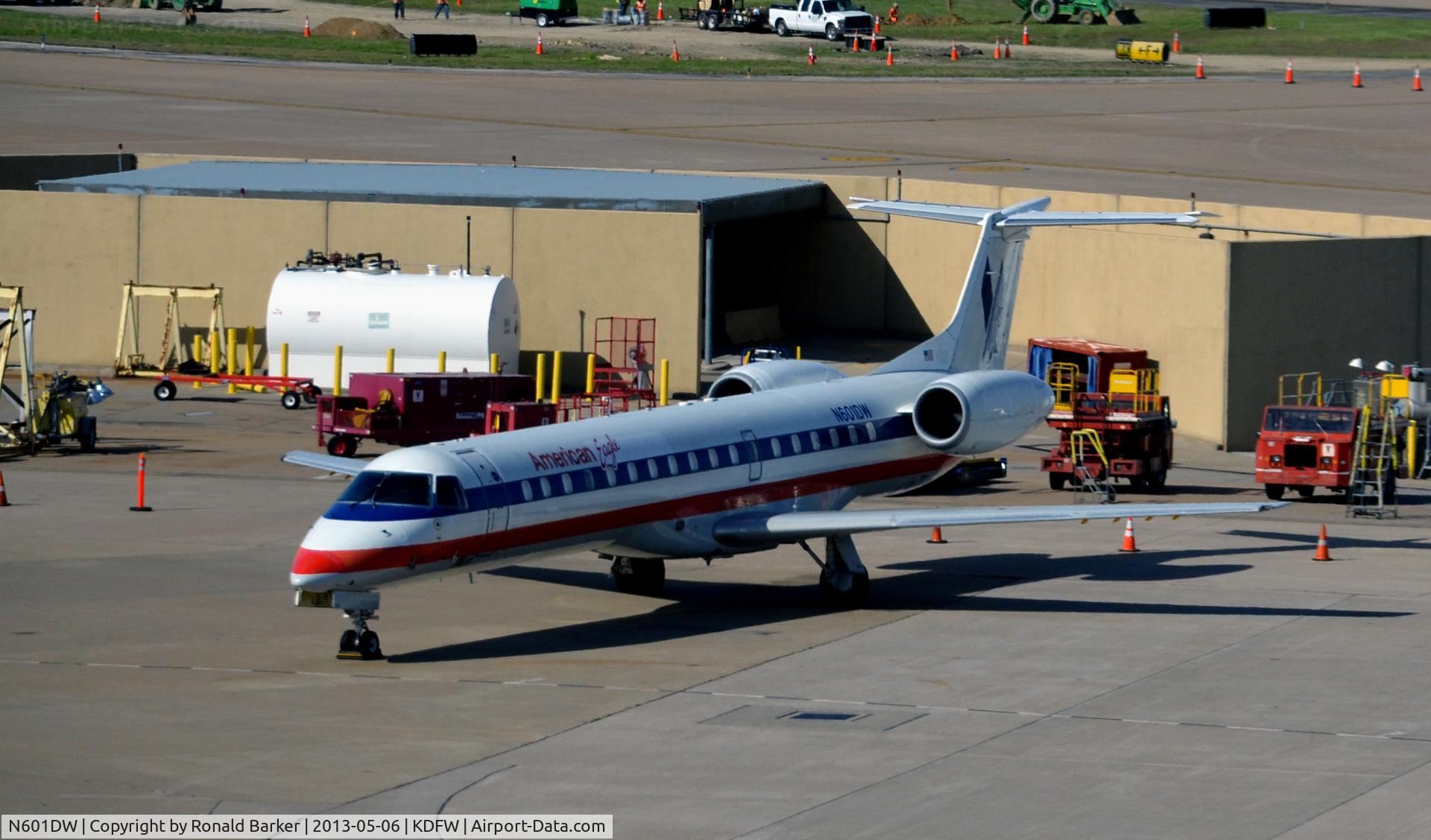 N601DW, 1998 Embraer ERJ-145LR (EMB-145LR) C/N 145046, DFW, TX