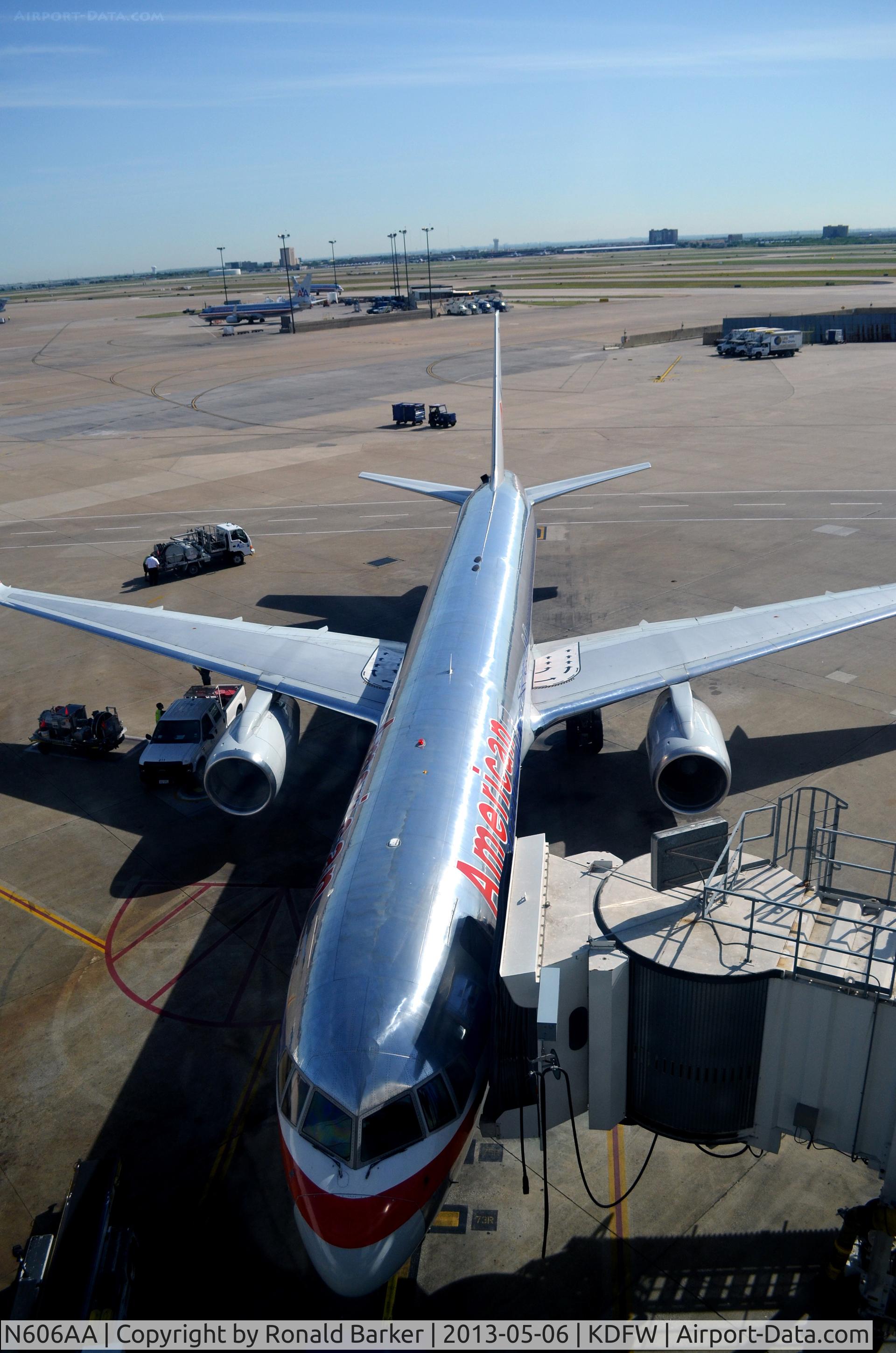 N606AA, 1996 Boeing 757-223 C/N 27057, Gate C11  DFW