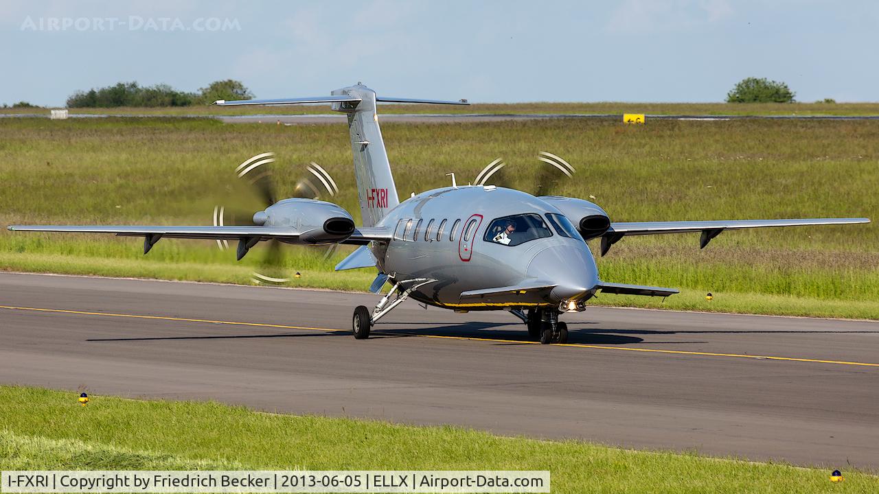 I-FXRI, 2009 Piaggio P-180 Avanti II C/N 1189, taxying to the active