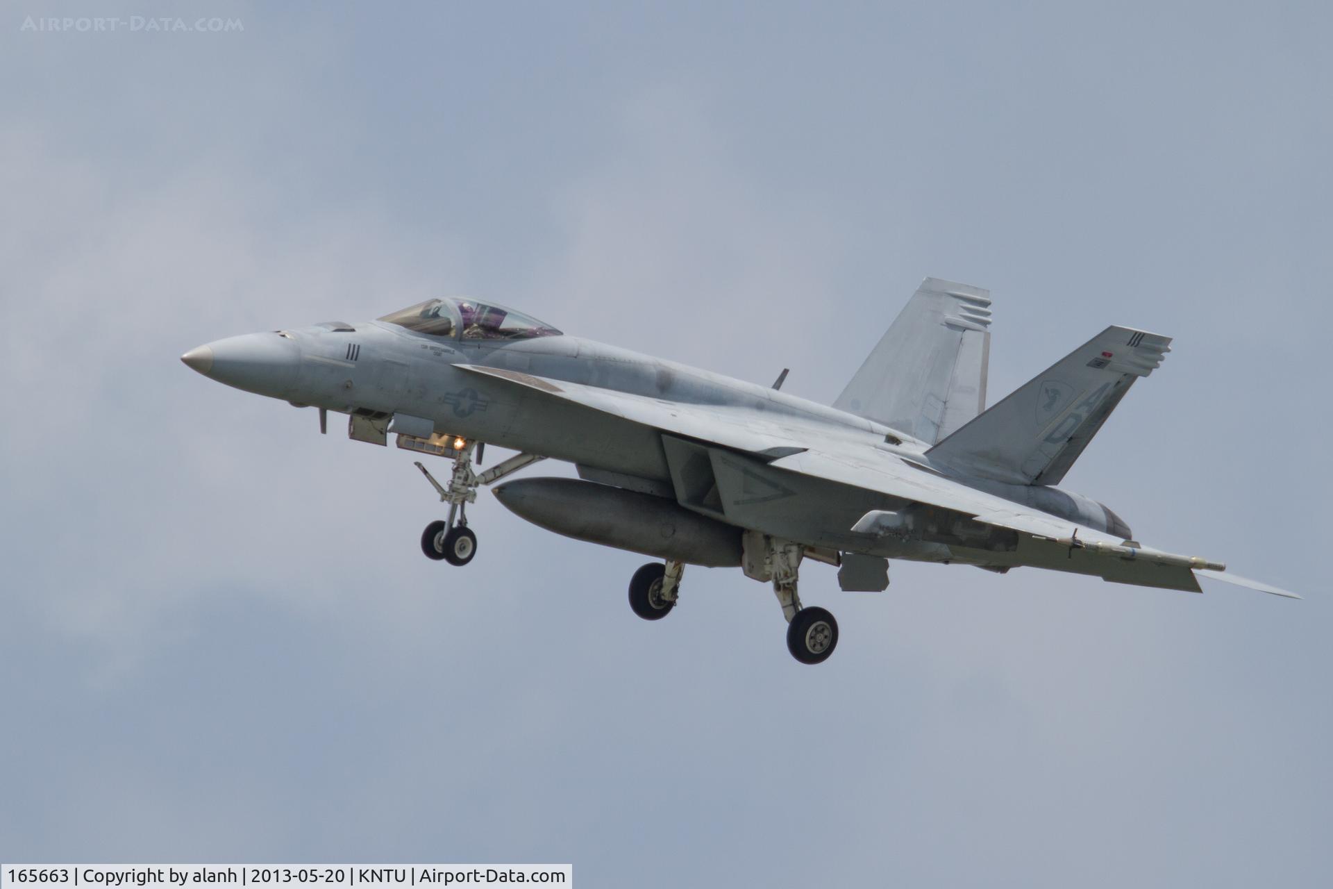 165663, Boeing F/A-18E Super Hornet C/N 1509/E017, Turning finals at NAS Oceana