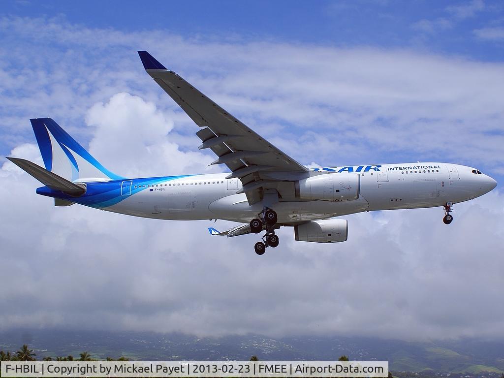 F-HBIL, 2000 Airbus A330-243 C/N 320, Short final rwy 30